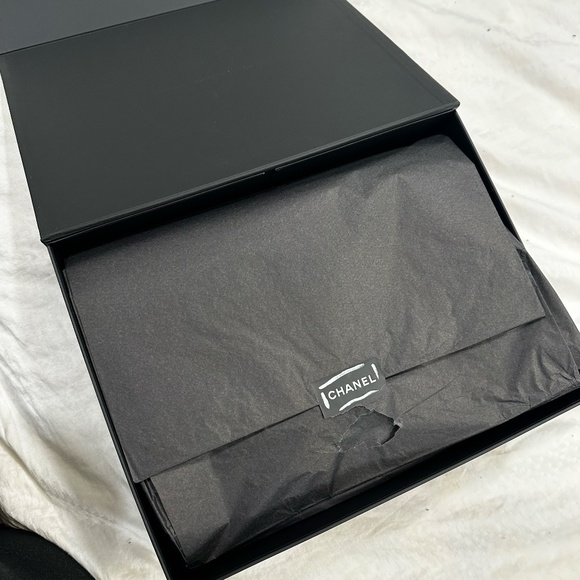 CHANEL HANDBAG - Picture 4 of 5